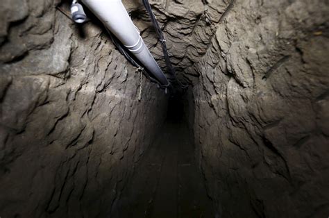el chapo prison tunnel